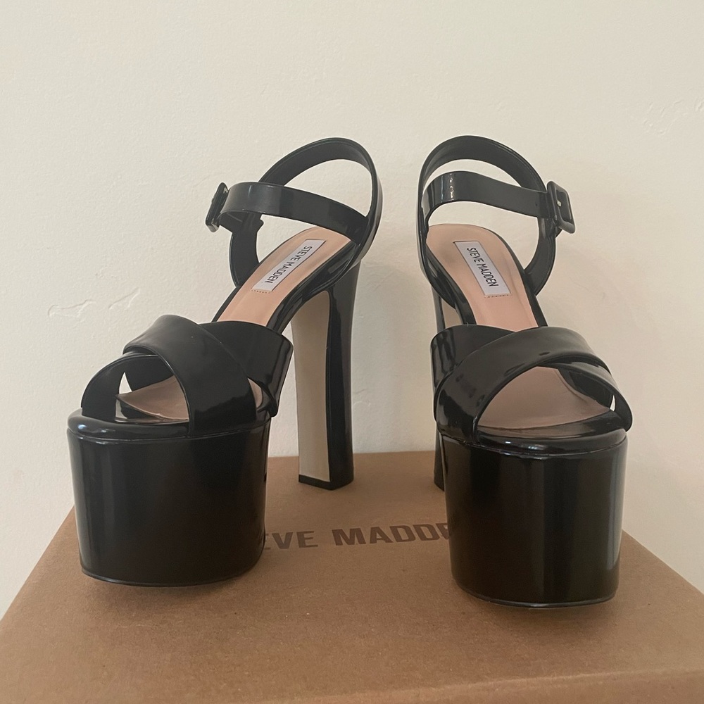 Steve Madden Vaida 6” patent platform pumps, black